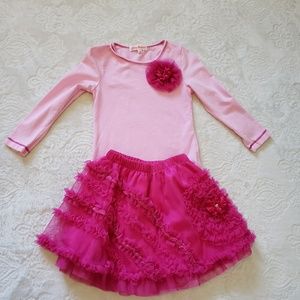 Beautiful pink outfit.